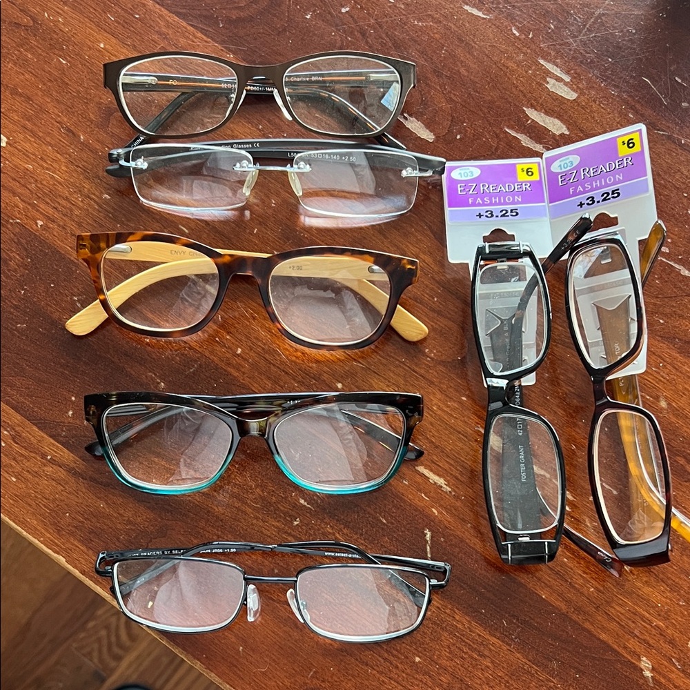 Stylish Reading Glasses Set
